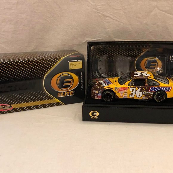 NIB RCCA 2001 #36 Ken Schrader M&M/ Snickers Cruncher Bar Grand Prix Elite 1:24 - Picture 1 of 10